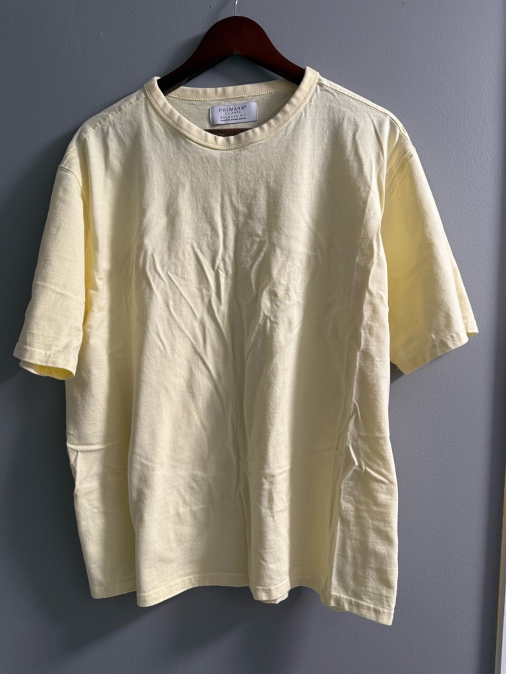 Primark Men’s Relaxed Fit T-Shirt in Pale Yellow